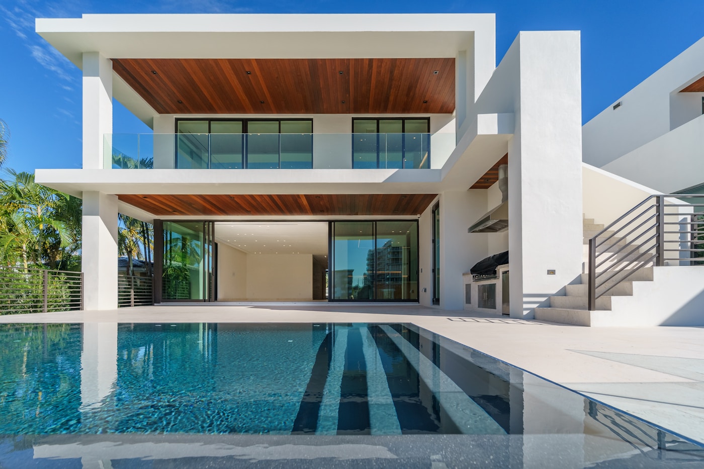 Swimming pool water testing and maintenance in Qatar villa